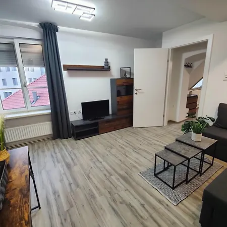 Wachau An Der Historischen Stadtmauer * Krems an der Donau