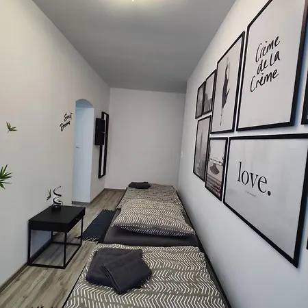 Wachau An Der Historischen Stadtmauer * Krems an der Donau