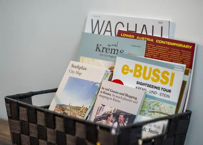 Wachau An Der Historischen Stadtmauer * Krems an der Donau