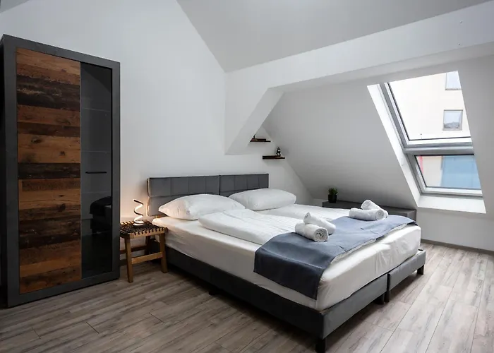 Wachau An Der Historischen Stadtmauer * Krems an der Donau